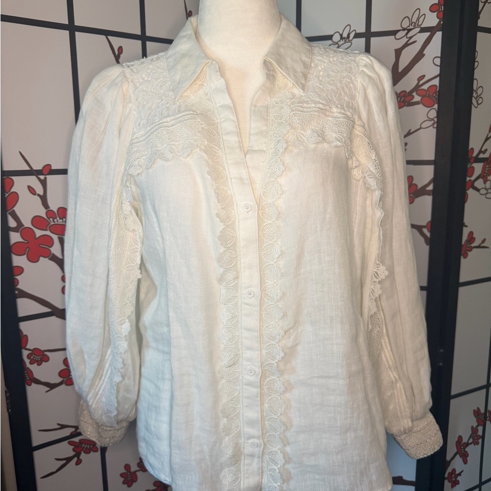 Alice + Olivia Cream Lace-Trim Button-Down Blouse